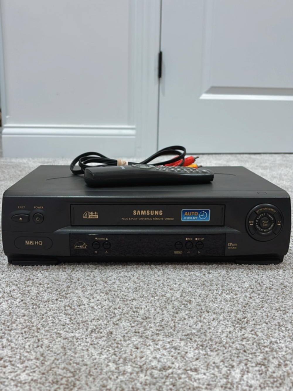 Vintage Samsung VHS Player, TESTED AND WORKING! Remote and RCA Cable Included.